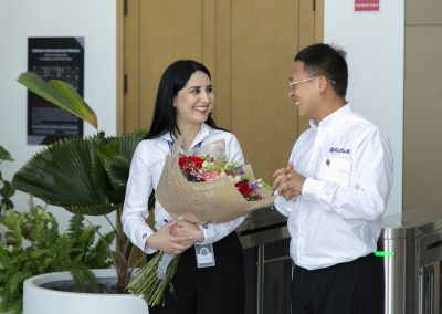 Visita embajador de China